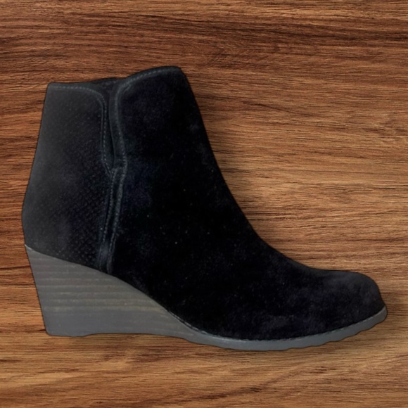 Rockport HOLLIS VCUT BOOTIE Black Size 7 Style CH6439 EUC - Picture 2 of 13